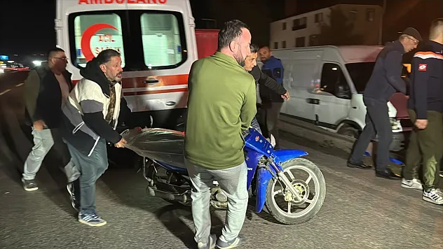 Körfez'de motosiklet yayaya çarptı: 2 kişi ağır yaralandı