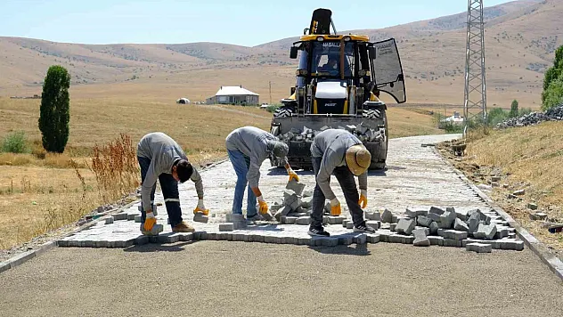 Köy yolları modern görünüme kavuşuyor