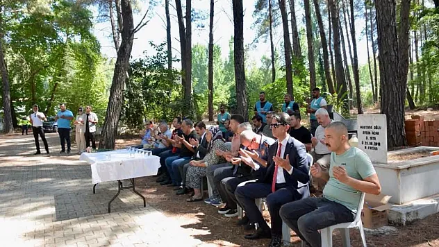 Köyceğiz'de 15 Temmuz etkinlikleri kapsamında şehit kabri ziyaret edildi