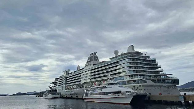 Kruvaziyer hareketliliği 351 turist ilçeye geldi