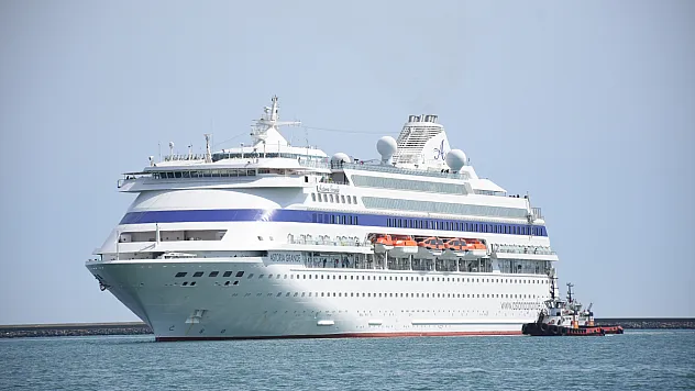 Kruvaziyer turizmi kente hareket getirdi