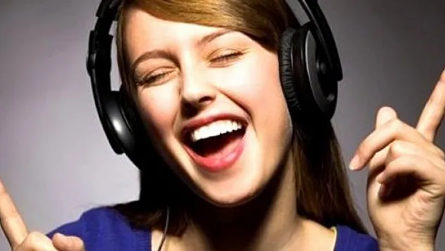 Kulaklıkla son ses müzik sağlığı tehdit ediyor