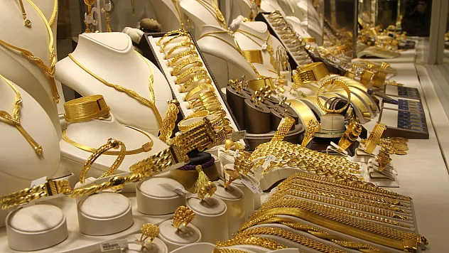 Külçe altın 5 bin TL'yi gördü