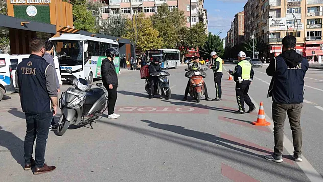 Kurallara uymayan 63 motosiklet sürücüsüne 1 milyon lira ceza