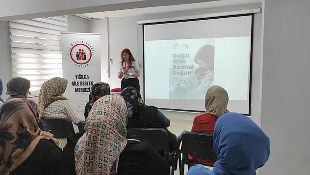 Kursiyerlere normal doğum semineri anlatıldı