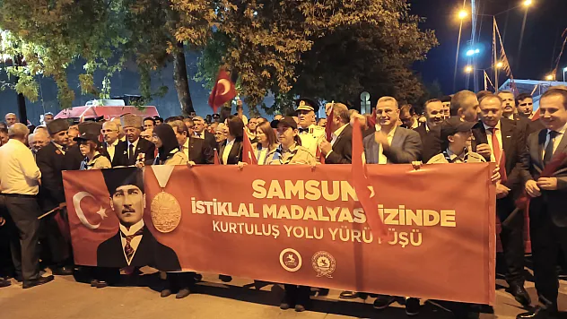 Kurtuluş yolunda İstiklal madalyası ile Zafer coşkusu