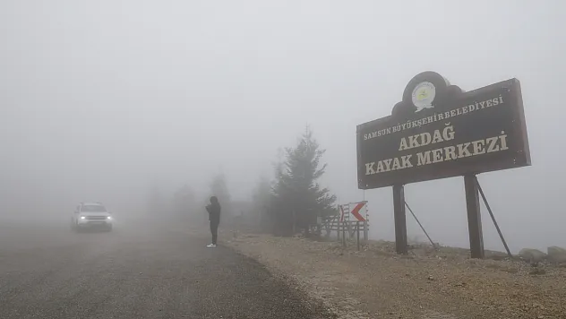 Ladik Akdağ Kayak Merkezi'nde sis etkili oldu
