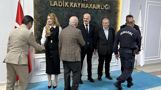 Ladik'te bayramlaşma programı gerçekleştirildi