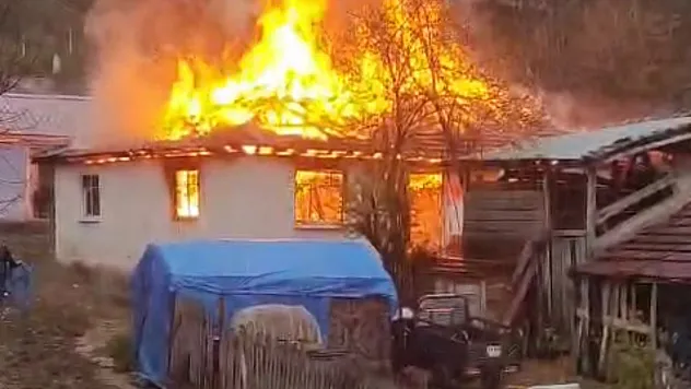 Ladik'te korkutan yangın
