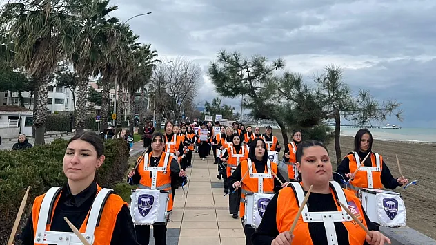 LÖSEV'den Samsun'da Umudumuz Kadın Dayanışması yürüyüşü