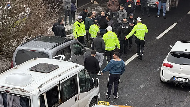 Maddi Hasarlı Kaza Kavgayla Bitti