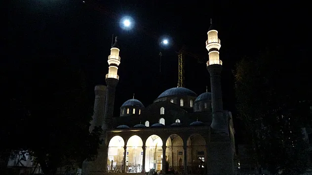 Malatya'nın tarihi Yeni Cami'sinde sona gelindi