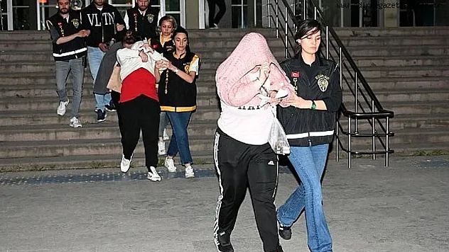 Masaj Salonuna Fuhuş Baskını