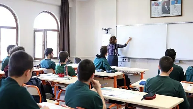 MEB'den eğitim sisteminde köklü değişim: Sınavlarda yeni dönem resmen başladı