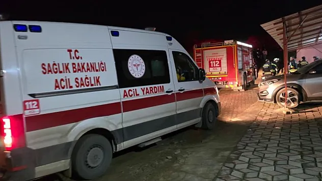 Merdiven Boşluğunda Yangın: 25 Öğrenci Tahliye Edildi