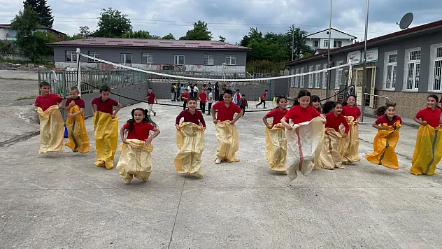 'Merkezim Her Yerde' etkinliğiyle öğrenciler keyifli bir gün geçirdi