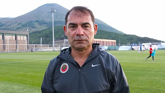Metin Diyadin: Hakem maçı 10 dakikada bitirdi