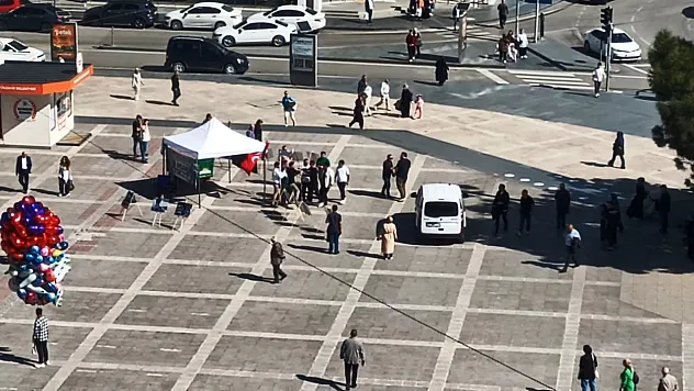 Meydanda HÜDAPAR gerginliği