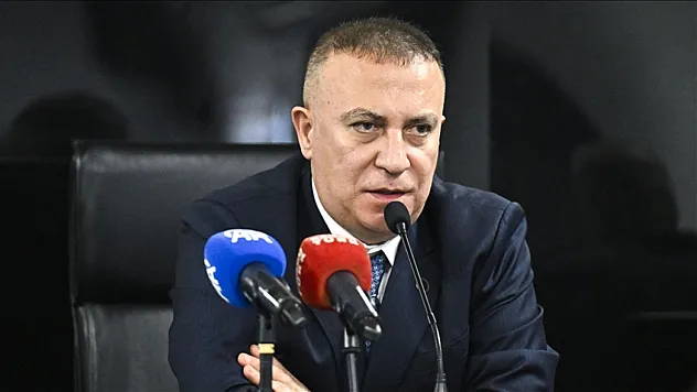 MHP'de istifa depremi! İzzet Ulvi Yönter görevini bıraktı!