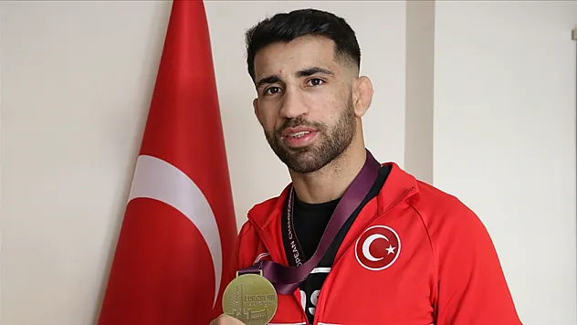 Milli güreşçi Murat Fırat Avrupa ikincisi
