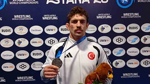 Milli güreşçi Yüksel Sarıçiçek dünya ikincisi oldu