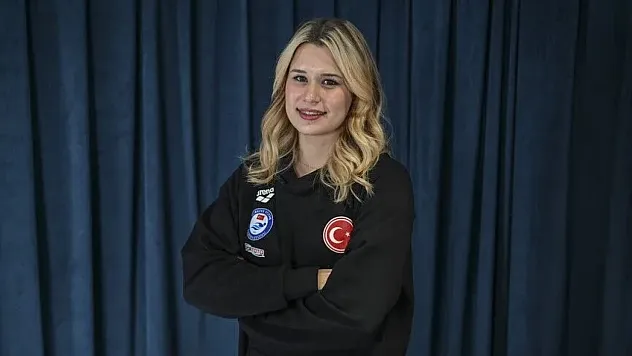 Milli para yüzücü Defne Kurt'tan Avrupa'da gümüş madalya!