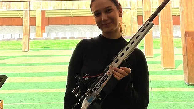 Milli sporcu kendi rekorunu kırdı
