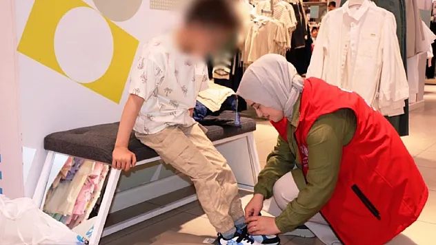 Minik kalpler bayram sevincini yeni kıyafetlerle yaşadı