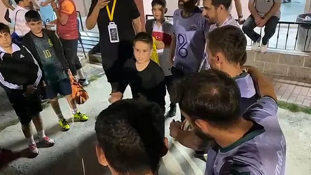 Minik Muhammed'in maç öncesi konuşması futbolculara moral verdi