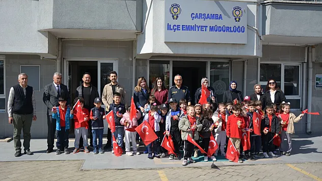 Miniklerden emniyete anlamlı ziyaret