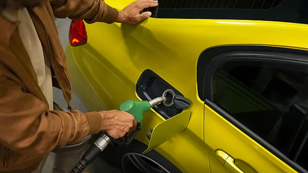 Motorine Dev İndirim: Litre Fiyatı 4 TL'den Fazla Düştü!