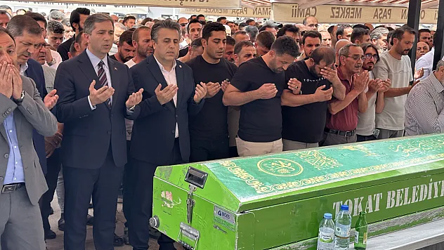 Motorsiklet kazasında vefat eden çiftin cenazeleri toprağa verildi