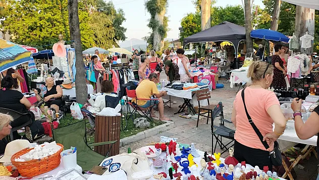 Muğla'da hafta sonu kurulan ikinci el pazarına yoğun ilgi