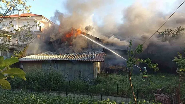 Müstakil evde çıkan yangın korkuttu