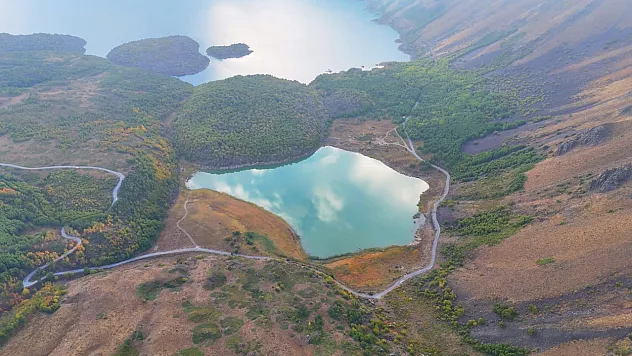 Nemrut Kalderası sonbahar renklerine büründü