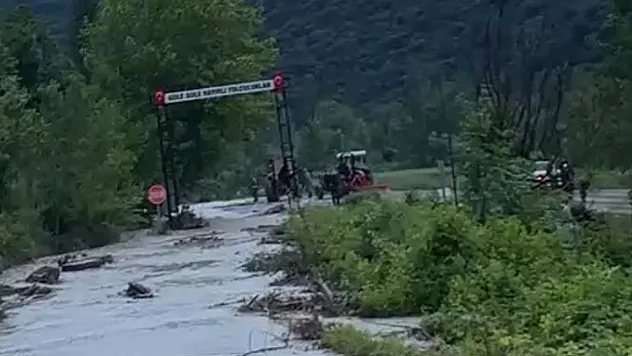 Niksar'da sağanak kabusu! Tarım arazileri ve yollar sel sularına teslim oldu
