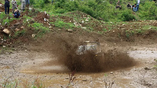 Off-Road yarışları nefesleri kesti