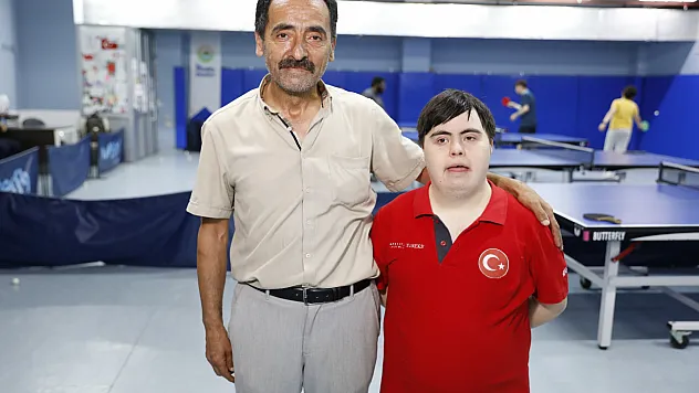 Oğlunun başarısıyla başladı, şimdi özel çocukların hayatına dokunuyor