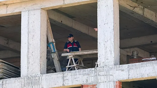 Oğlunun gözü önünde can verdi