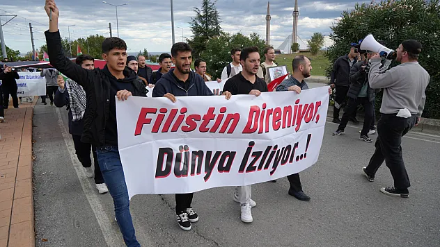 Öğrenciler Gazze için yürüdü