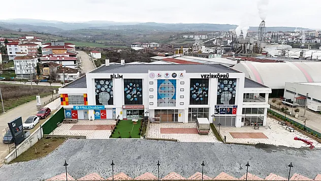 Öğrenciler yıl boyu bilimle tanışıyor