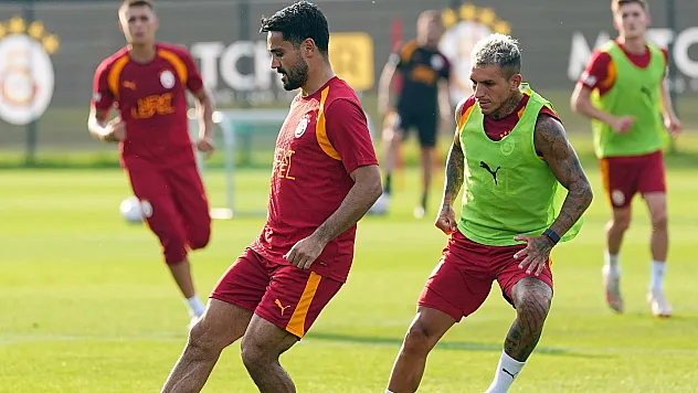 Okan Buruk yeni sezon mesaisini sürdürüyor