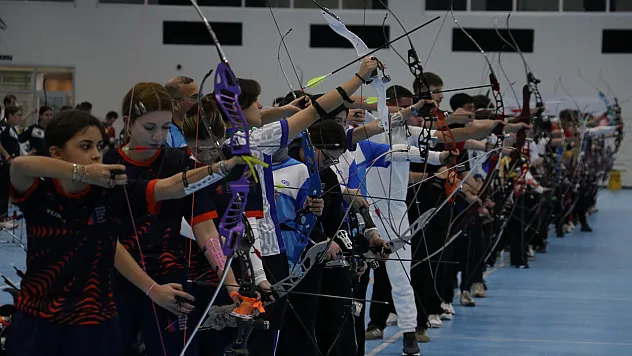 Okçuluk Salon Kış Kupası Samsun'da başladı