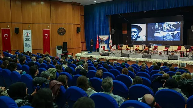 OMÜ'de Aşık Veysel rüzgarı: Büyük ozan türkülerle anıldı