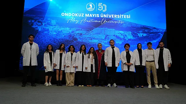 OMÜ Tıp Fakültesinde 250 öğrenci beyaz önlük giydi