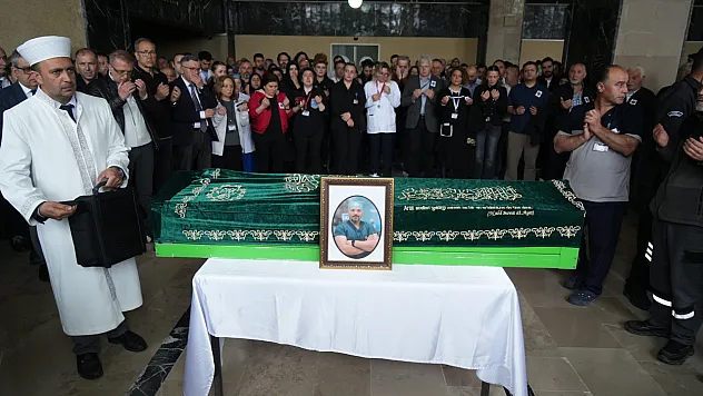 OMÜ'yü Yasa Boğan Veda: Dr. Yunus Emre Durmuş Son Yolculuğuna Uğurlandı