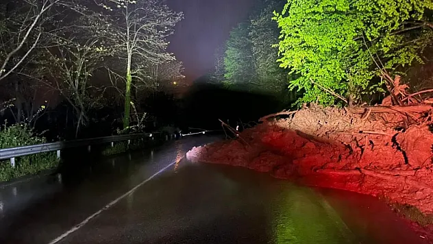 Ordu'da korkutan heyelan! Fatsa-Kumru yolu tamamen kapandı!