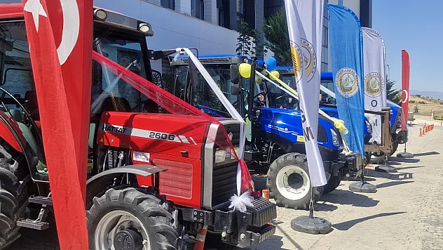 ORKÖY projesi ile vatandaşlara traktör desteği