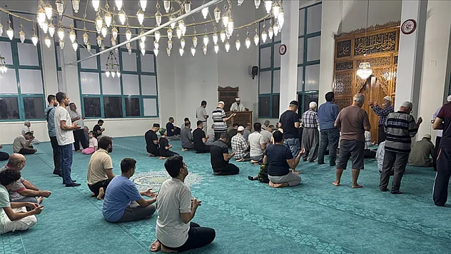 Orman yangınlarının sona ermesi için camilerde dua edildi