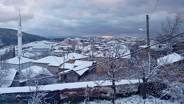 Osmaneli'ye yılın ilk karı düştü